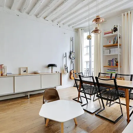 Lovely 2-bedroom In The Heart Of Apartment